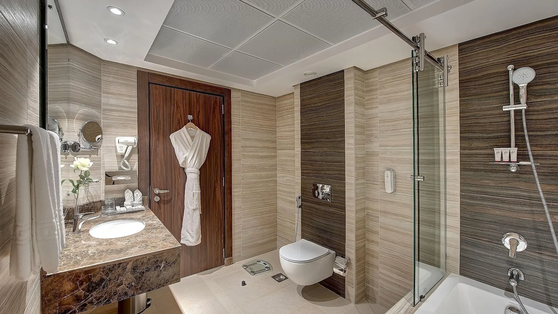 Omega Hotel Dubai 4*,