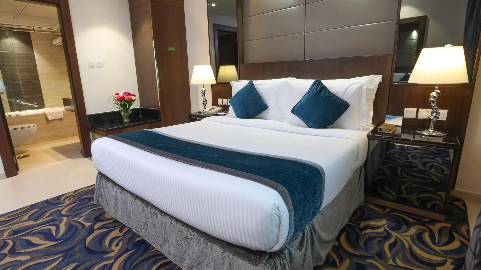 Omega Hotel Dubai 4*,